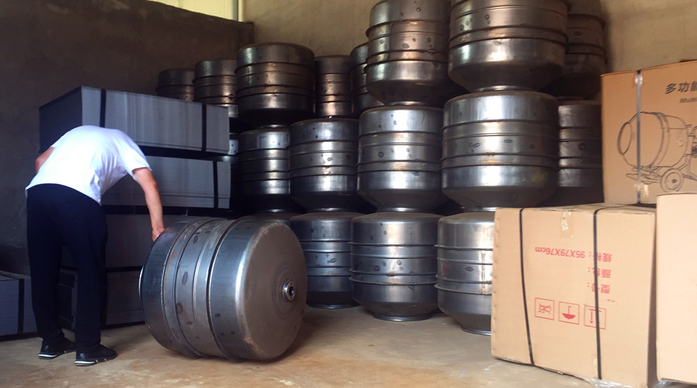 220v小攪拌機(jī)攪拌滾筒半成品車間-河北東圣吊索具制造有限公司 220v小攪拌機(jī)攪拌滾筒半成品車間-河北東圣吊索具制造有限公司